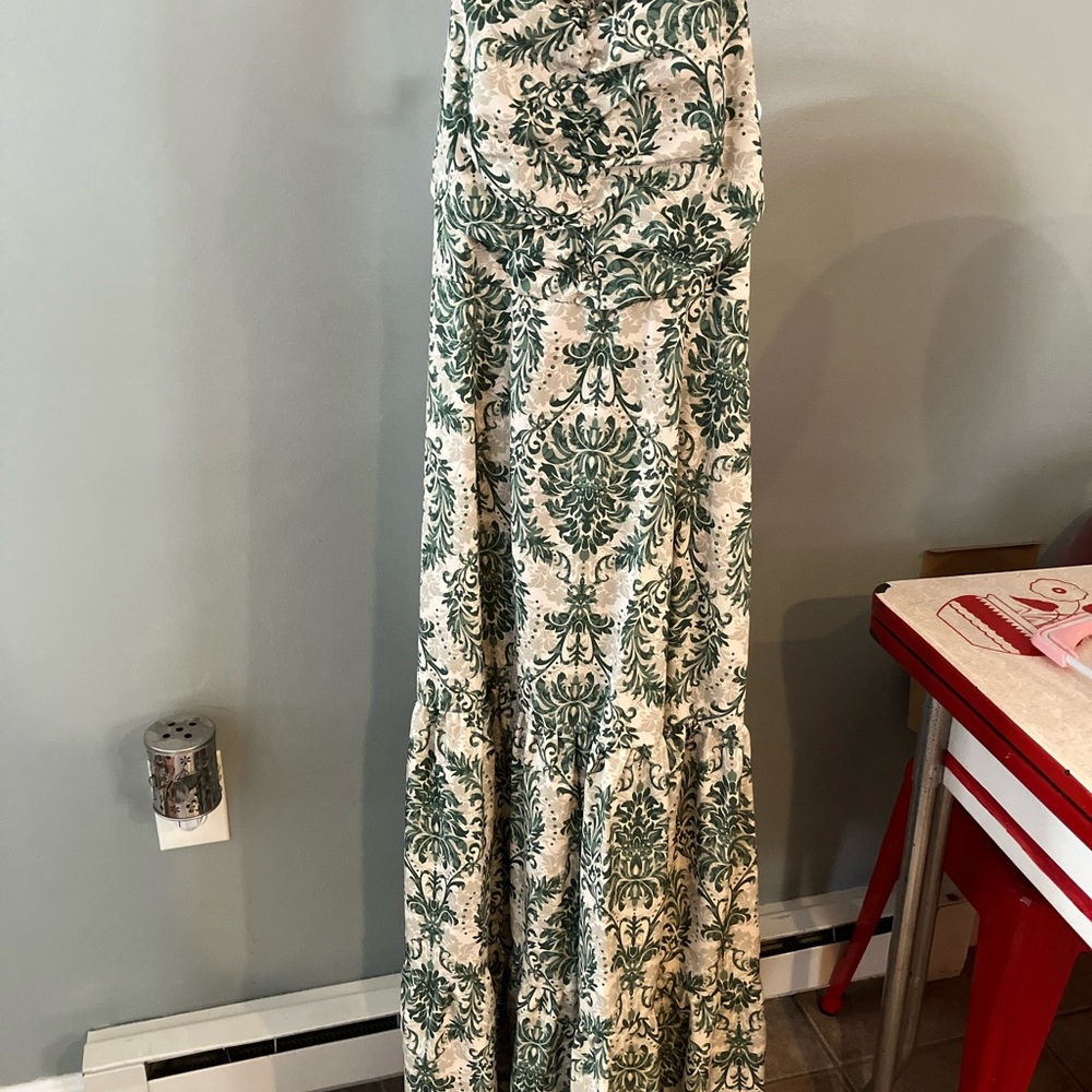 Elegant Green and Cream Patterned Dress